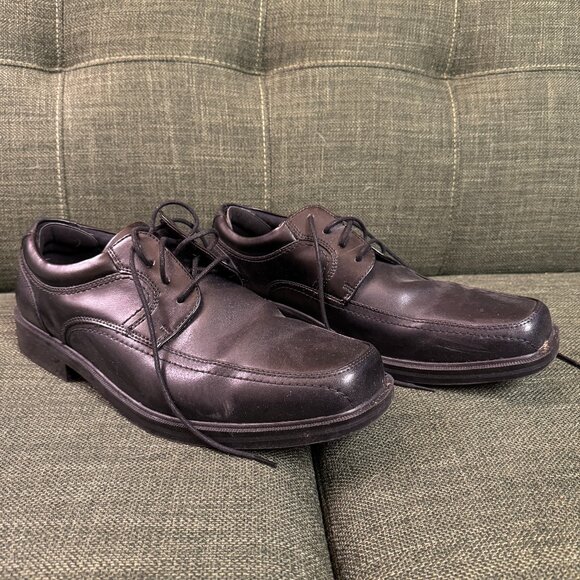 Docker's Memory Foam Shoes - Picture 1 of 3